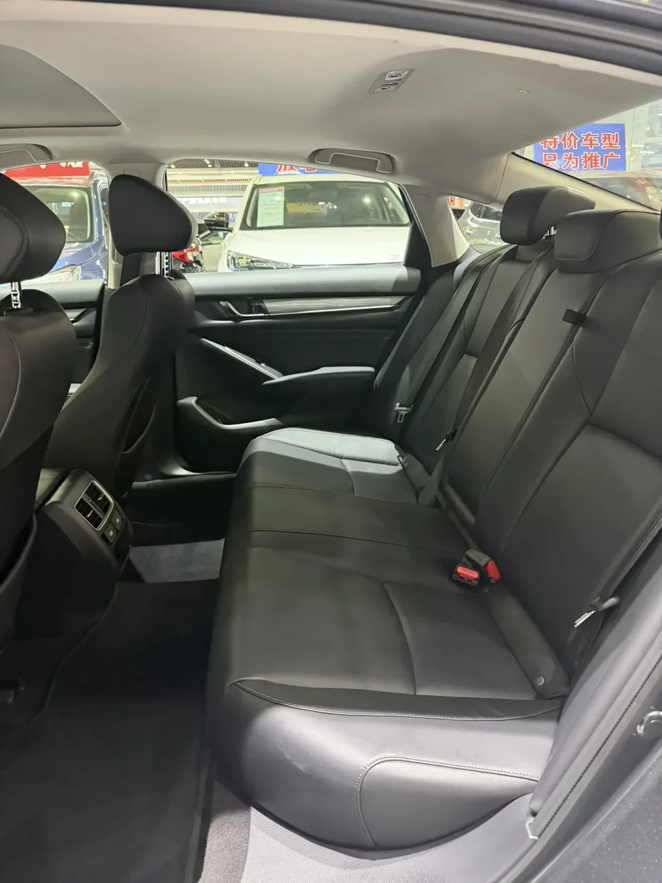 Honda Accord Accord 2022 260TURBO Deluxe Edition 2023 — миниатюра 5