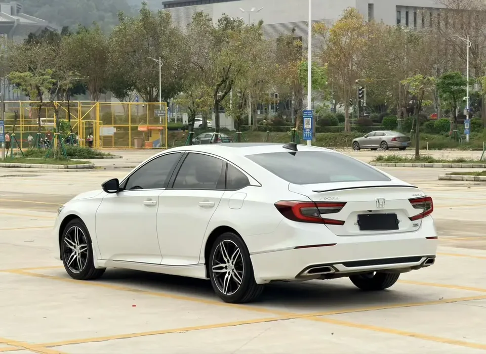 Honda Accord 2022 Accord 260TURBO Fantasy Night Premium Edition 2022 — миниатюра 2