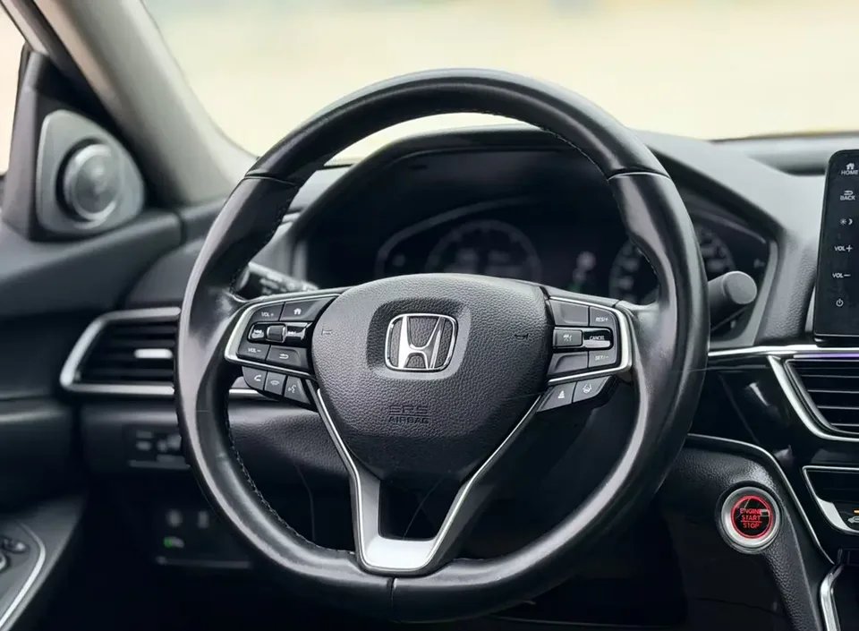 Honda Accord 2022 Accord 260TURBO Fantasy Night Premium Edition 2022 — миниатюра 5