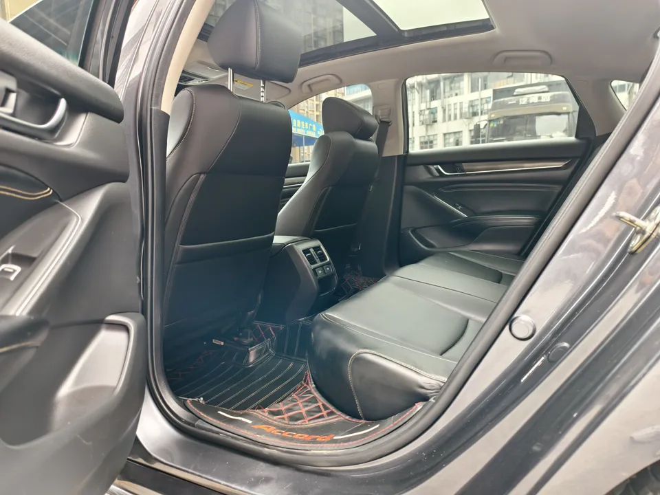 Honda Accord 2022 Accord 260TURBO Fantasy Night Premium Edition 2022 — миниатюра 3