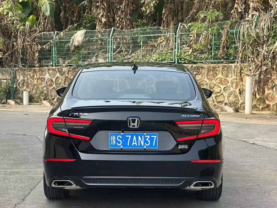 Honda Accord 2022 Accord 260TURBO Fantasy Night Premium Edition 2023 — миниатюра 2