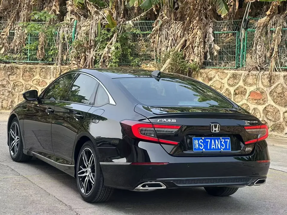 Honda Accord 2022 Accord 260TURBO Fantasy Night Premium Edition 2023 — миниатюра 4