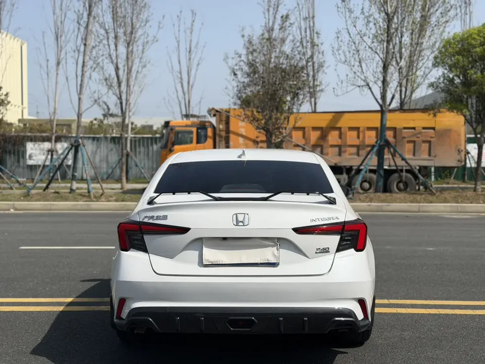 Honda Integra 240TURBO CVT Technology Edition 2023 — миниатюра 4