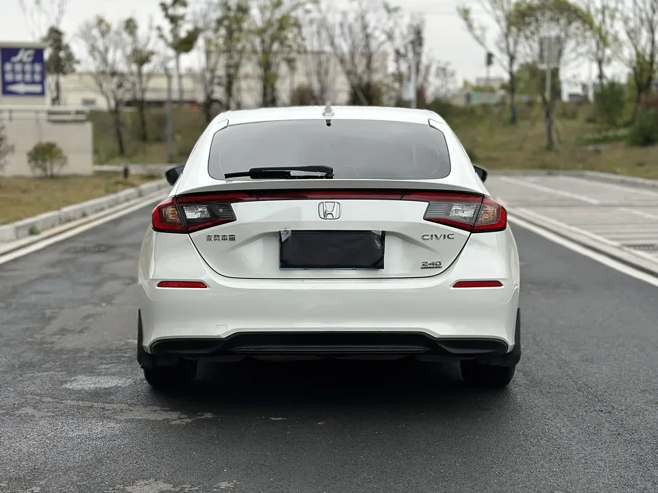 Honda CIVIC 2023 Civic HATCHBACK 240TURBO CVT Extreme Edition 2023 — миниатюра 2