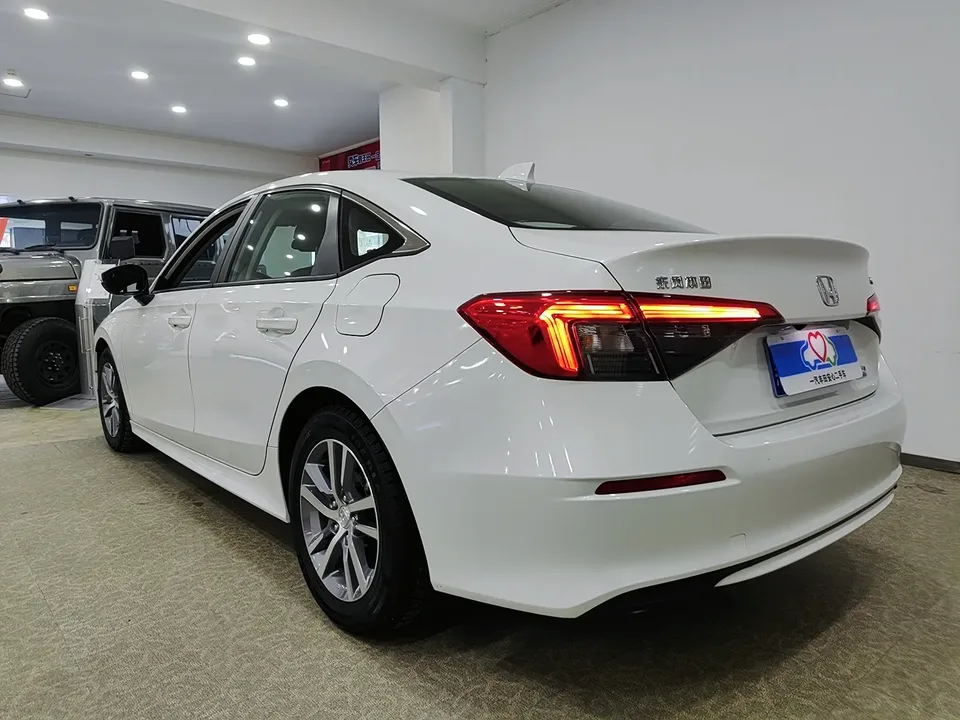 Honda CIVIC 2022 Civic 240TURBO CVT Dynamic Edition 2022 — миниатюра 2