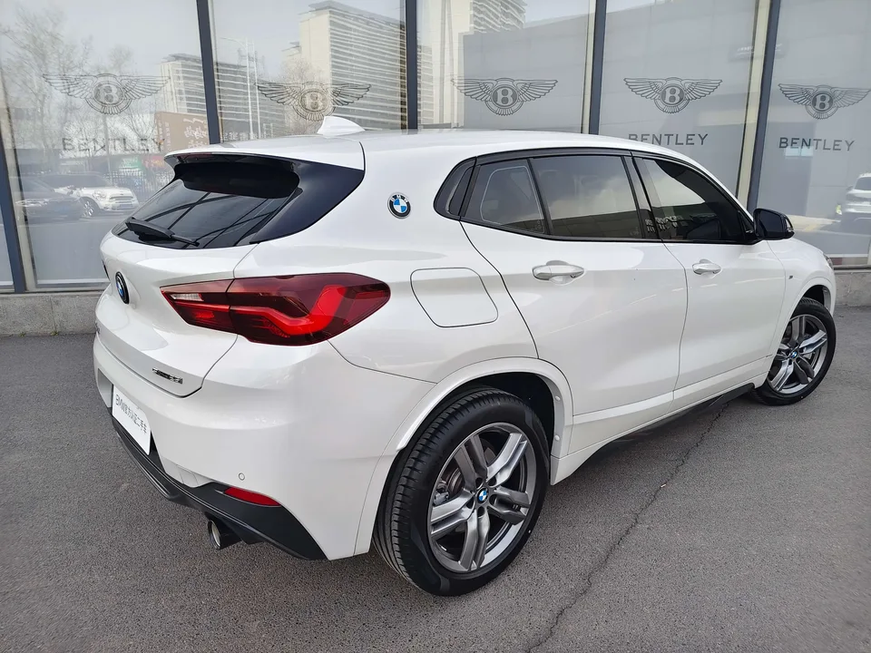 BMW X2 BMW X2 2023 sDrive25i M Sport Night Edition 2023 — миниатюра 5