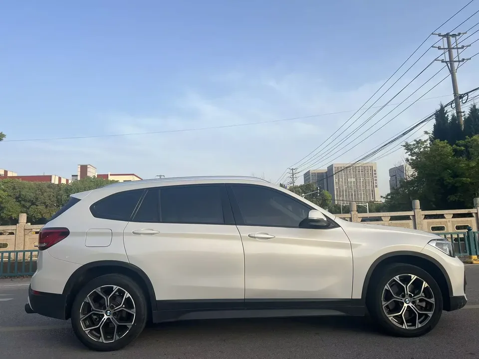 BMW X1 BMW X1 2023 xDrive25Li M Sport Package 2022 — thumbnail 2