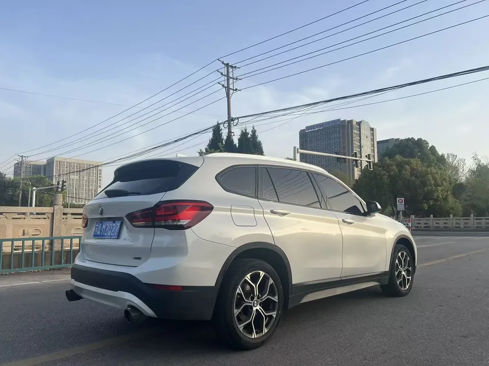 BMW X1 BMW X1 2023 xDrive25Li M Sport Package 2022 — thumbnail 4