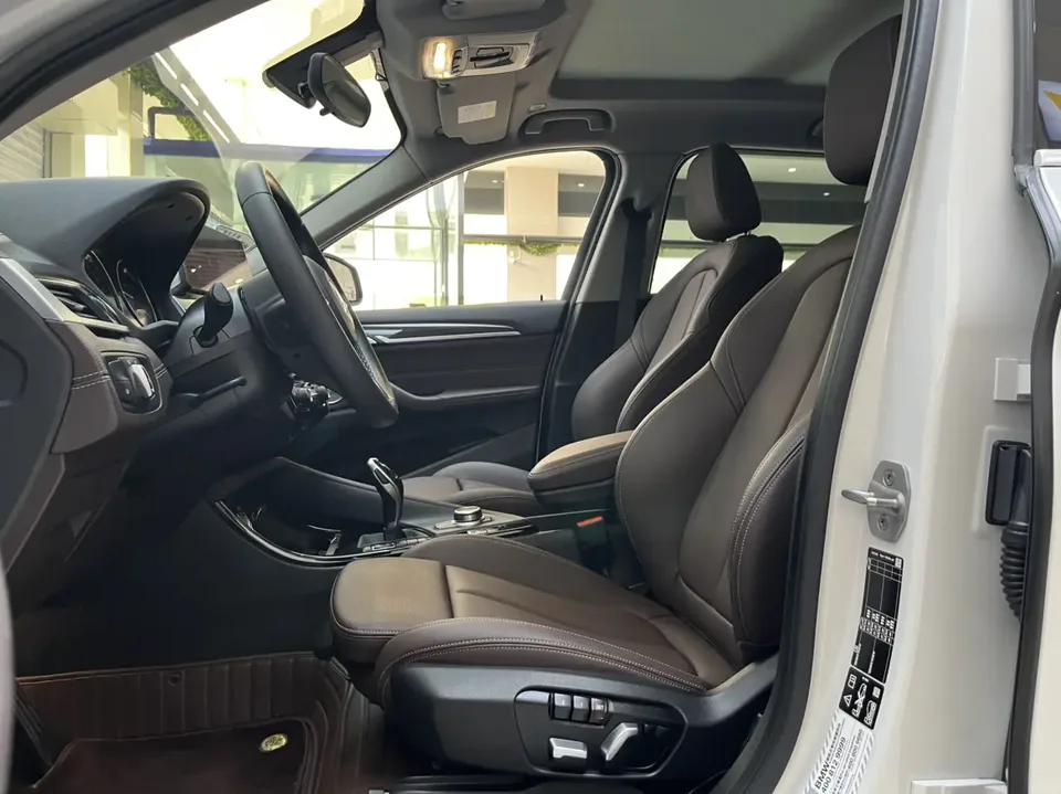 BMW X1 BMW X1 2022 xDrive25Li Exclusive Model 2022 — миниатюра 4