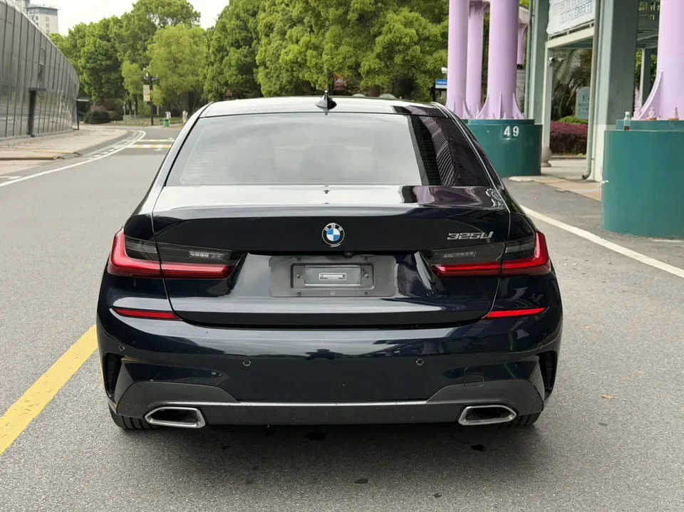 BMW 3 Series facelift 325Li M Sport package 2022 — миниатюра 2