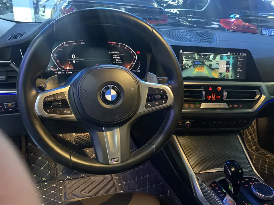 BMW 3 Series facelift 325i M Sport Night Edition 2022 — миниатюра 4