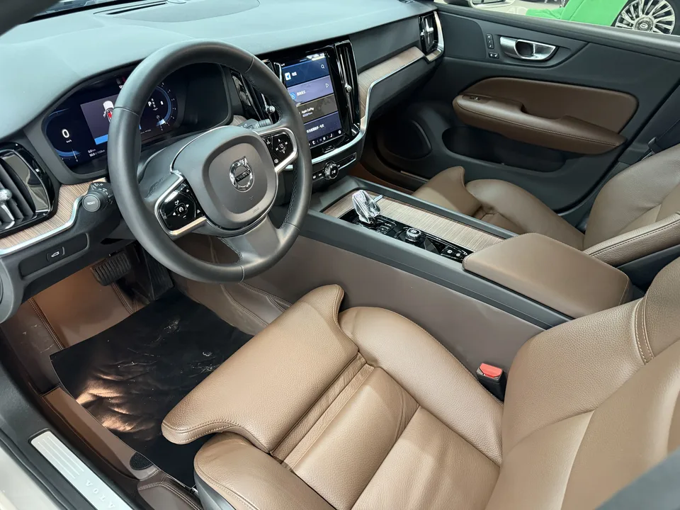 Volvo S60 Volvo S60 2023 B4 Zhiyuan Luxury Edition 2023 — миниатюра 4