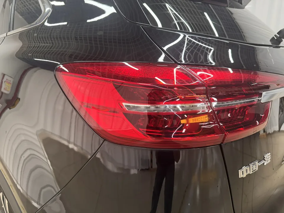 Hongqi HS5 Hongqi HS5 2022 facelift 2.0T Zhilian Qixiang Edition 2022 — миниатюра 4