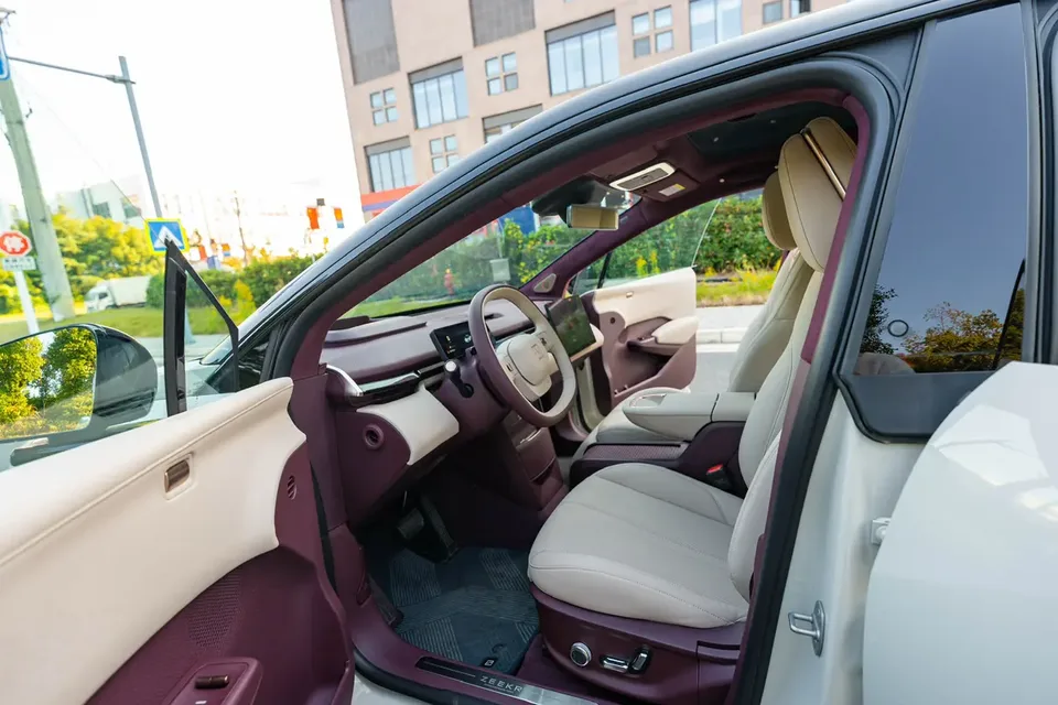 Zeekr X ZEEKR X 2025 four-seat rear-wheel drive cube version 2024 — миниатюра 3