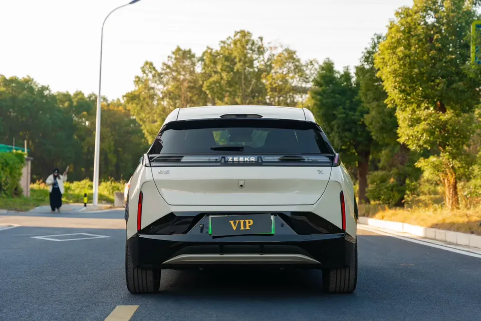 Zeekr X ZEEKR X 2025 four-seat rear-wheel drive cube version 2024 — миниатюра 5