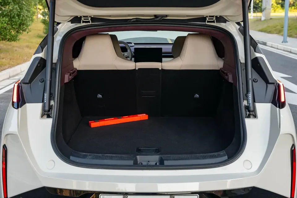 Zeekr X ZEEKR X 2025 four-seat rear-wheel drive cube version 2024 — миниатюра 4