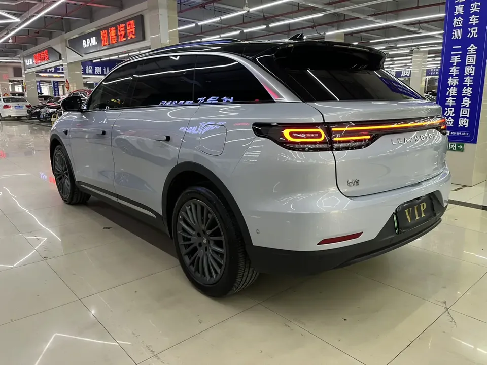 Leapmotor Zero running C11 Extended Range 300 Premium Edition 2024 — миниатюра 2