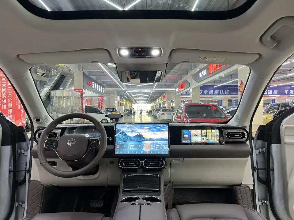 Leapmotor Zero running C11 Extended Range 300 Premium Edition 2024 — миниатюра 3