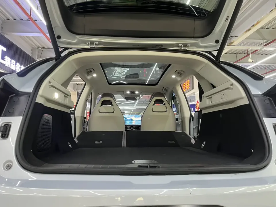 Leapmotor Zero running C11 Extended Range 300 Premium Edition 2024 — миниатюра 4