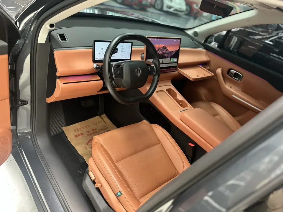 Leapmotor C16 Extended Range 200 Premium Edition 2024 — миниатюра 2