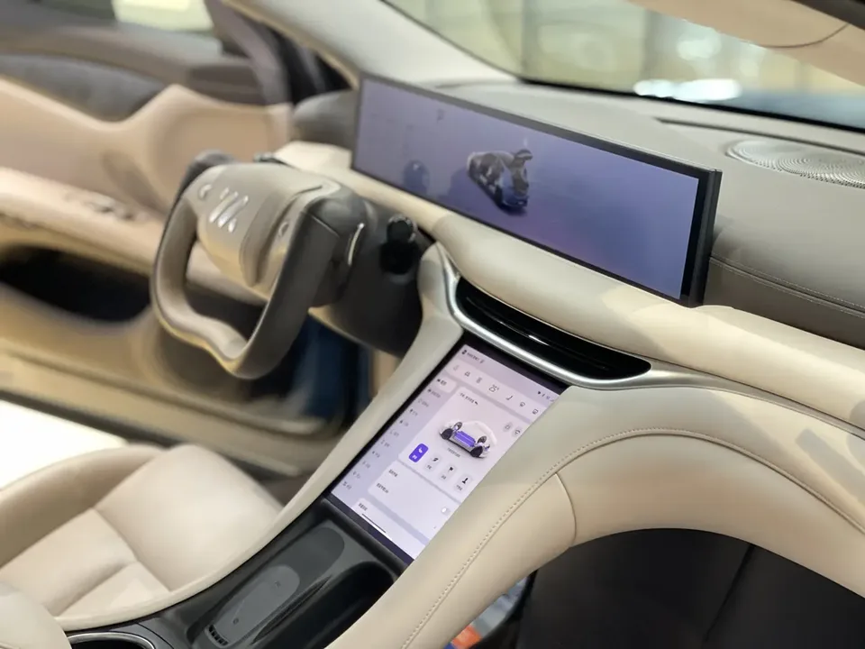 Zhiji L6 Max Standard Edition 75kWh 2025 — миниатюра 5