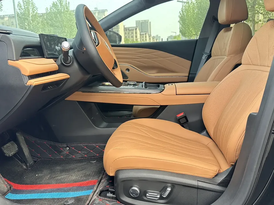Geely Galaxy Star 8 PHEV 130km EM-i Flagship Edition 2025 — миниатюра 3