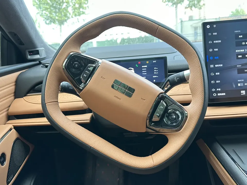 Geely Galaxy Star 8 PHEV 130km EM-i Flagship Edition 2025 — миниатюра 5