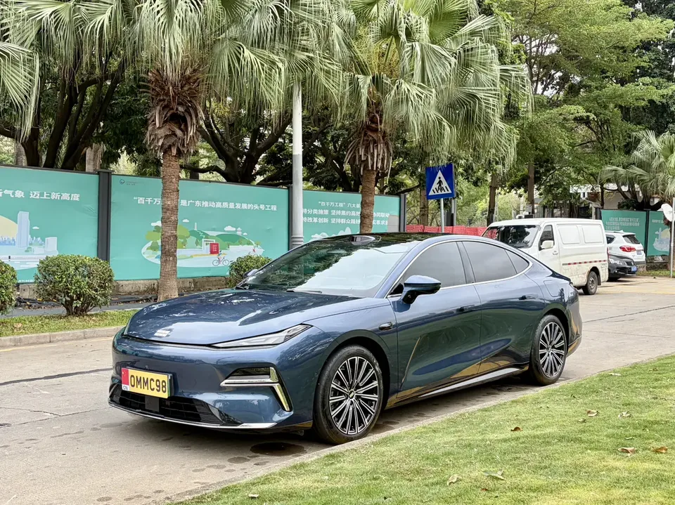 Geely Galaxy Star 8 PHEV 2025