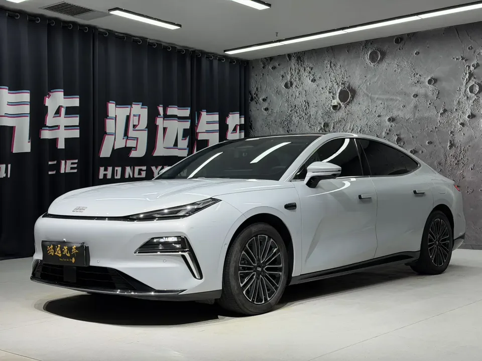 Geely Galaxy Star 8 PHEV 2025