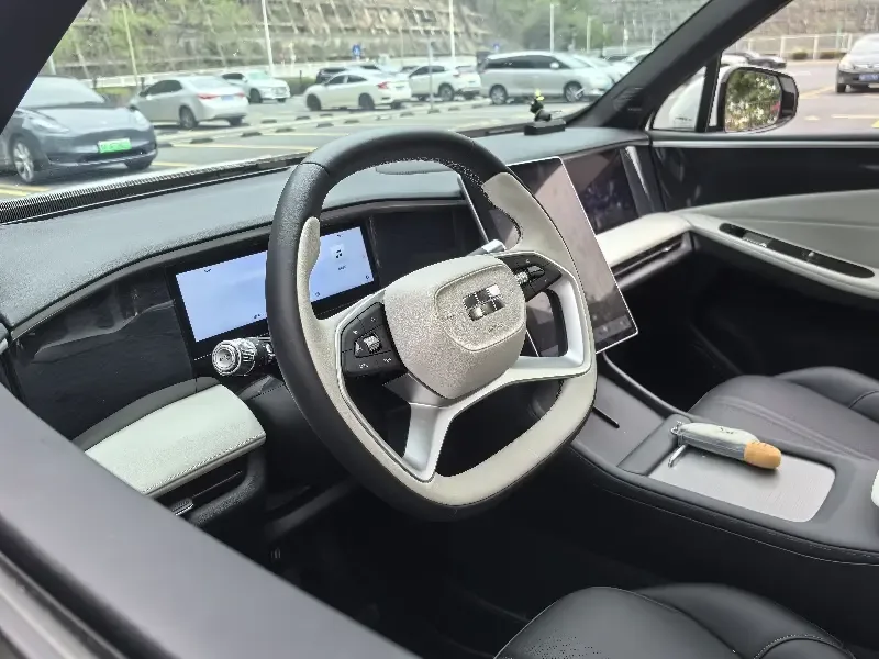 Geely Galaxy L7 1.5T DHT 55km PRO Longteng Edition 2024 — миниатюра 5