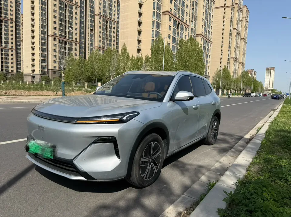 Geely Galaxy Starship 7 EM-i 2024