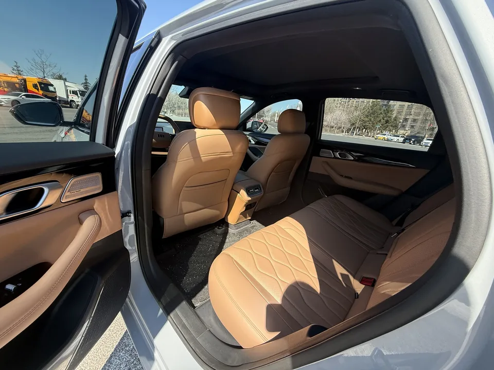 Geely Galaxy A7 PHEV 70km Explorer Edition 2025 — миниатюра 3