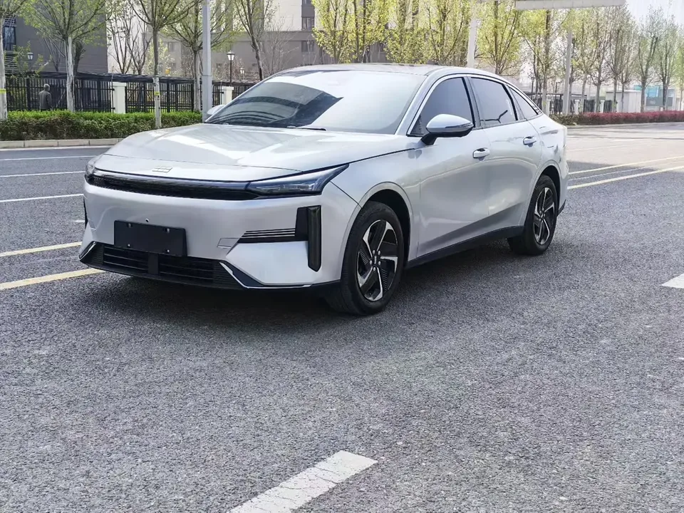 Geely Galaxy L6 2025
