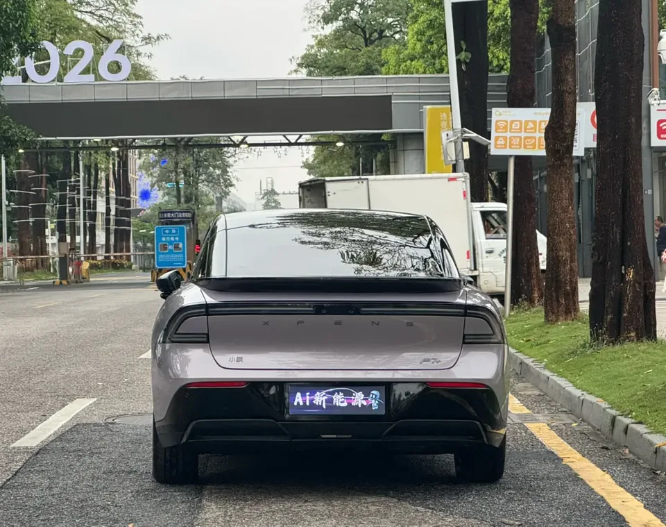 XPeng P7+ long-range Max 2025 — миниатюра 5