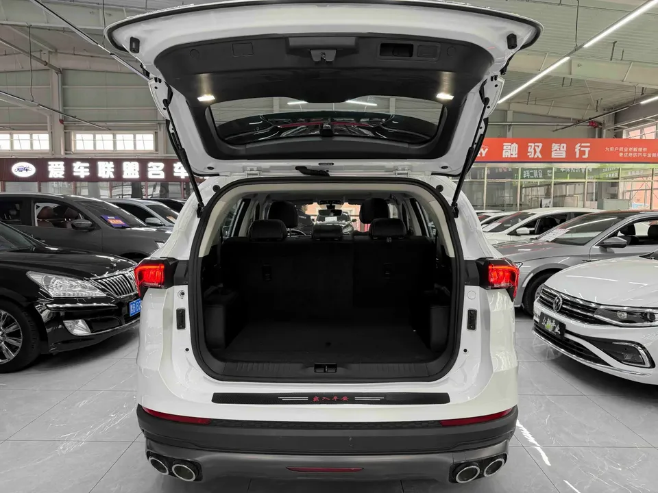 Jetour Jietu X70 PLUS JETOUR X70 PLUS 2023 1.5T DCT Brave PLUS 5-seater 2023 — миниатюра 5