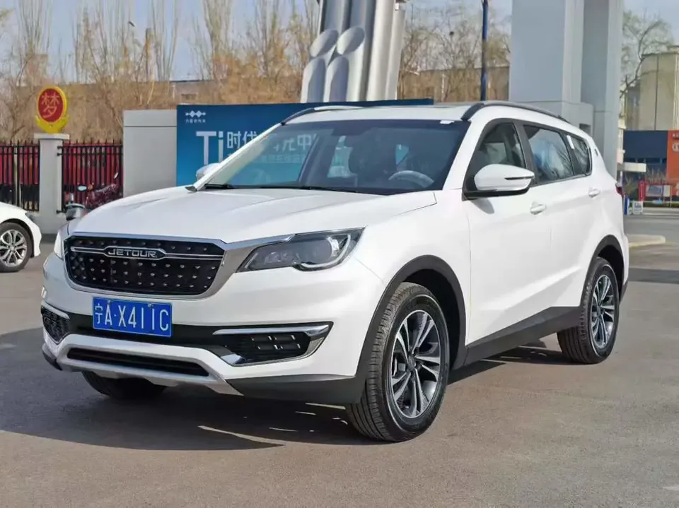 Jetour Jietu X70 Jietu X70 2025 1.5T DCT Beyond PRO 7 Seaters 2026 — photo 1, buy with delivery to Moscow