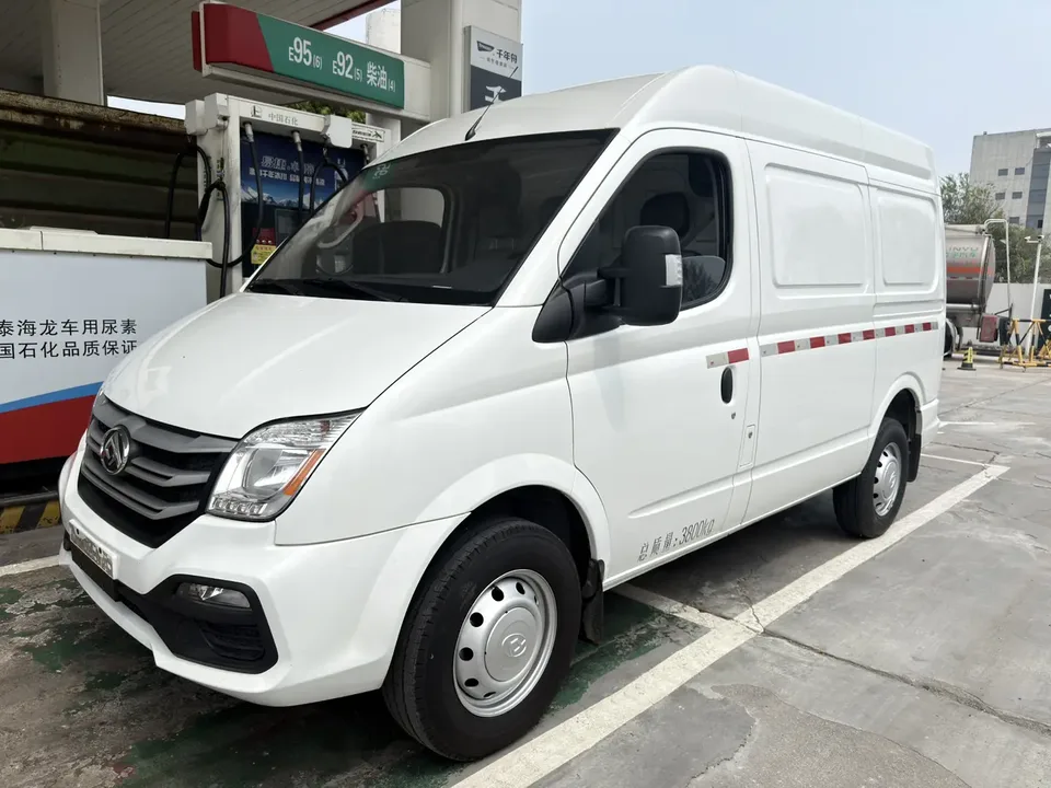 Datong Xintu V80 Xintu V80 2023 2.0T Manual Classic City King Short Axis Mid-Top 3 Seaters 2024 — photo 1, buy with delivery to Moscow