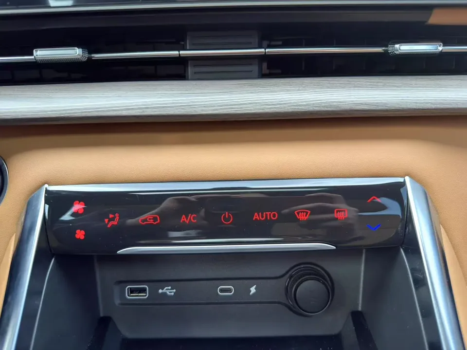 Datong Maxus G50 MAX 1.5T Automatic Luxury Edition 2025 — миниатюра 5