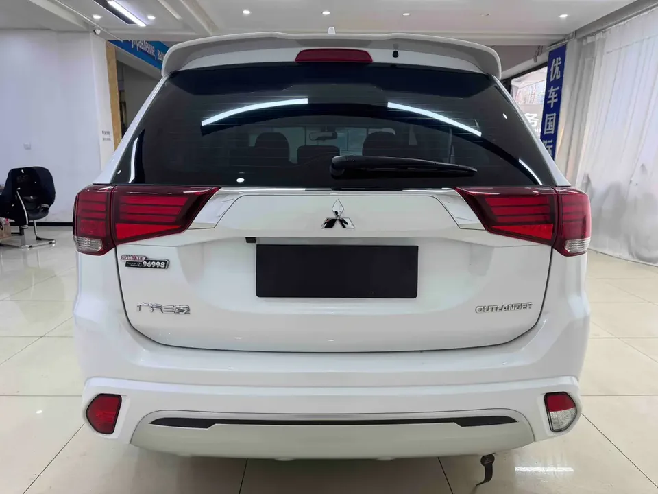 Mitsubishi Outlander Outlander 2021 facelift 2.0L 2WD 5-seater 2022 — thumbnail 2