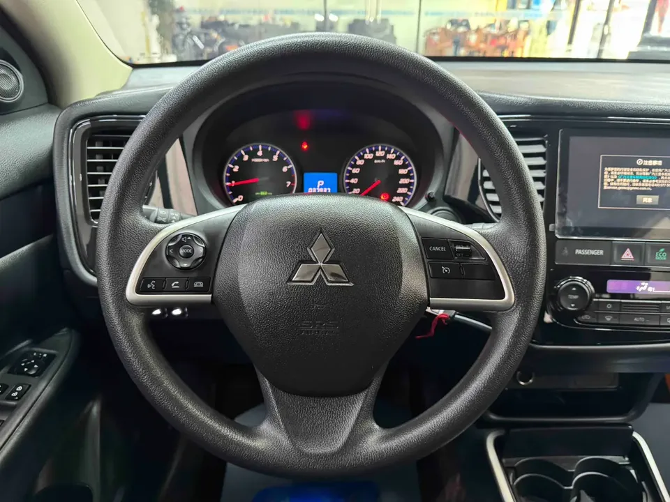 Mitsubishi Outlander Outlander 2021 facelift 2.0L 2WD 5-seater 2022 — thumbnail 4