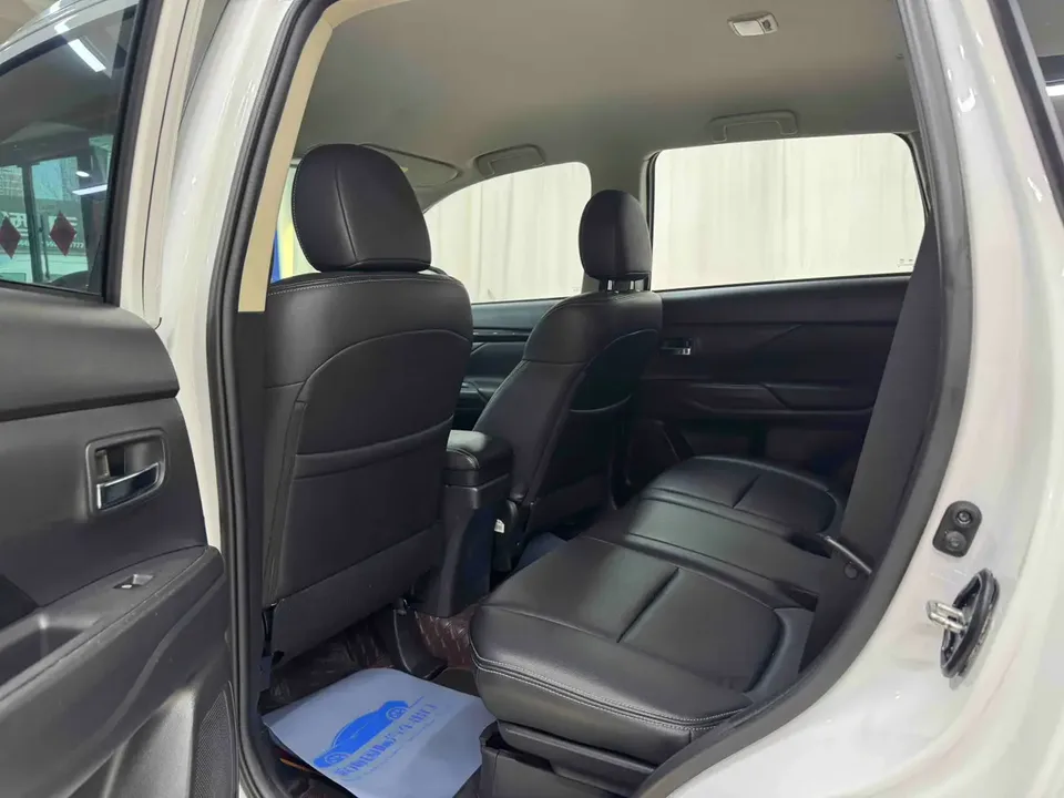 Mitsubishi Outlander Outlander 2021 facelift 2.0L 2WD 5-seater 2022 — thumbnail 5