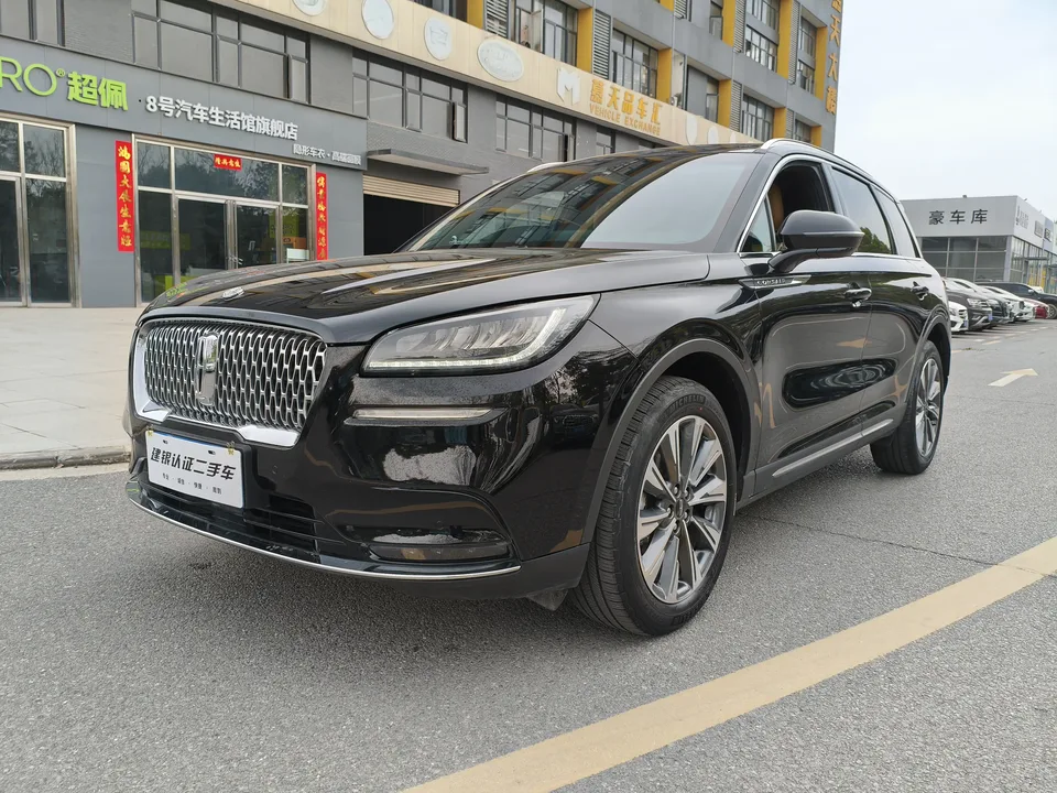 Lincoln Adventurer 2022