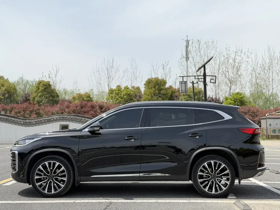 Exeed TXL Xingtu Lingyun 2023 Lingyun 400T 4WD Star Edition 2023 — миниатюра 4