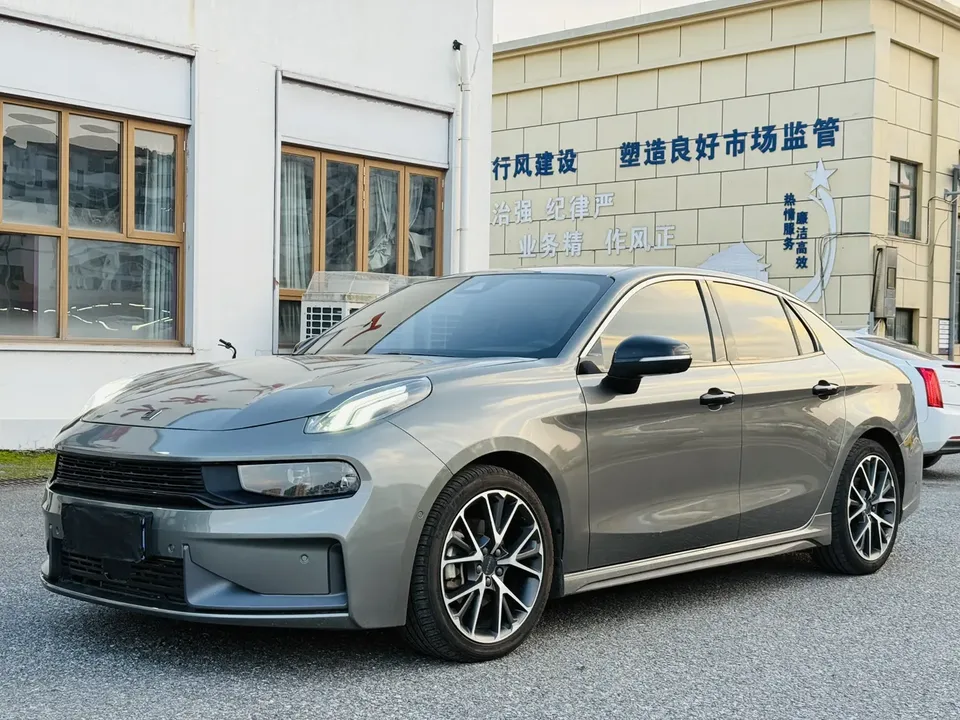 Lynk & Co 03 2022