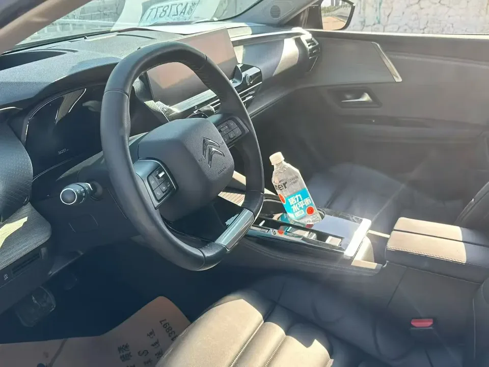 Citroen Versailles C5 X Versailles C5 X 2022 1.6T Leading Tiger Year Opening Red Edition 2022 — thumbnail 5