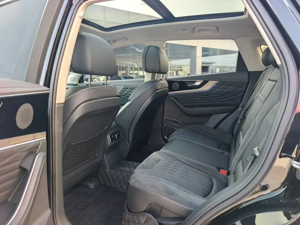 Hongqi HS5 Hongqi HS5 2022 facelift 2.0T Zhilian Qixiang four-wheel drive version 2023 — миниатюра 3