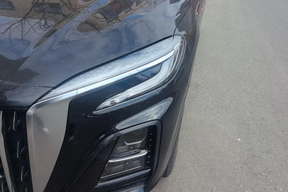 Hongqi HS3 PHEV 115km Jinwei Edition 2024 — миниатюра 2