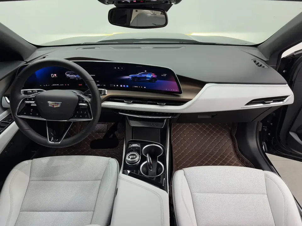 Cadillac GT4 25T Luxury Edition 2025 — миниатюра 3