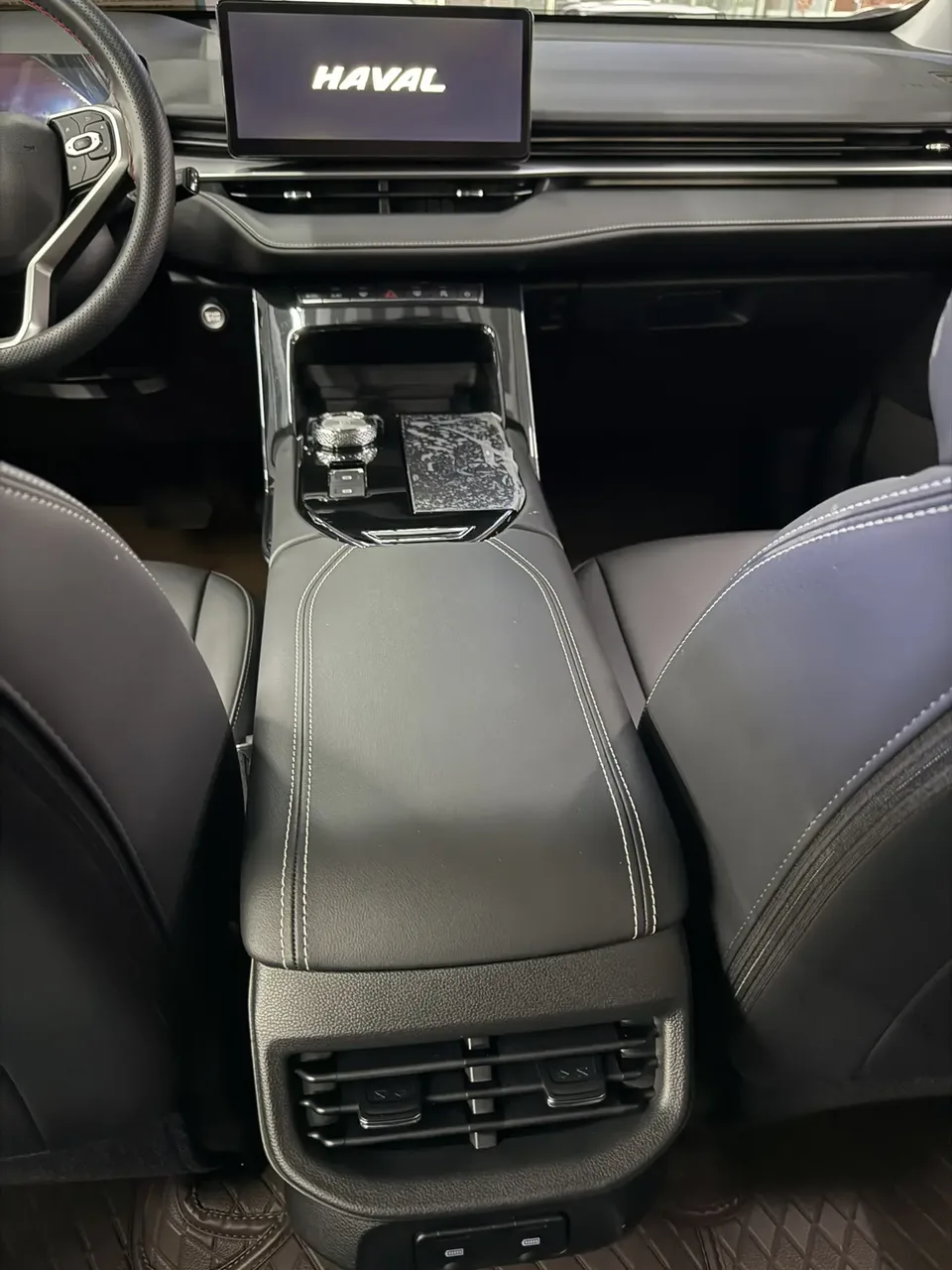 Haval H6 third-generation 2.0T automatic four-wheel drive Supreme version 2024 — миниатюра 2