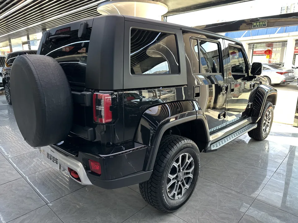 BAIC Beijing Off-road BJ40 Beijing Off-road BJ40 2023 2.0T Automatic 4WD City Hunter Edition Knight Edition 2025 — миниатюра 2